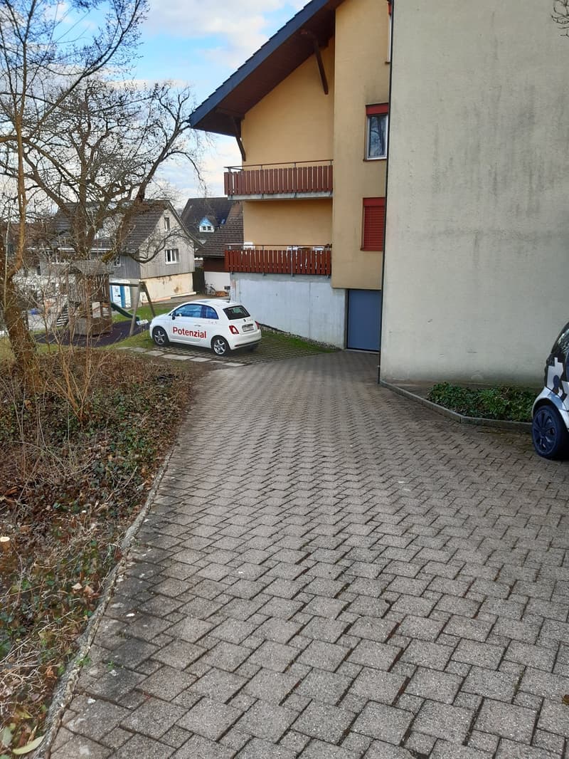 Suchen Sie eine Unterkunft für Ihr Auto? (3)