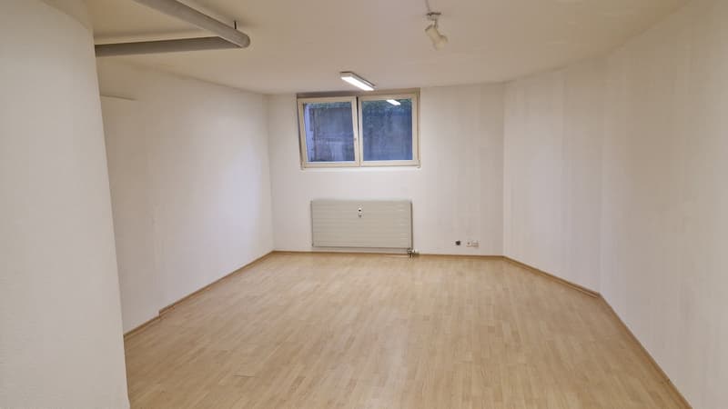 Bastelraum an ruhiger Lage (2)