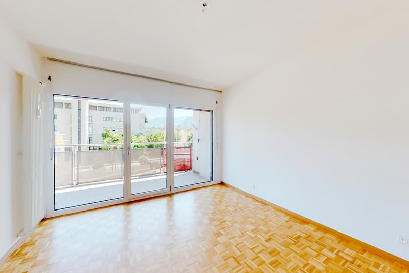 Helles Wohnobjekt mit Terrasse in strategischer Lage in Agno (4)
