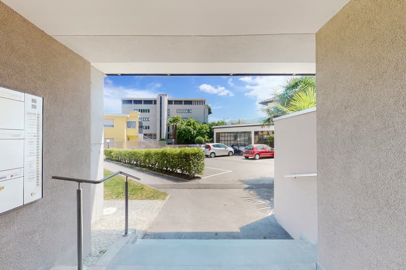 Helles Wohnobjekt mit Terrasse in strategischer Lage in Agno (11)