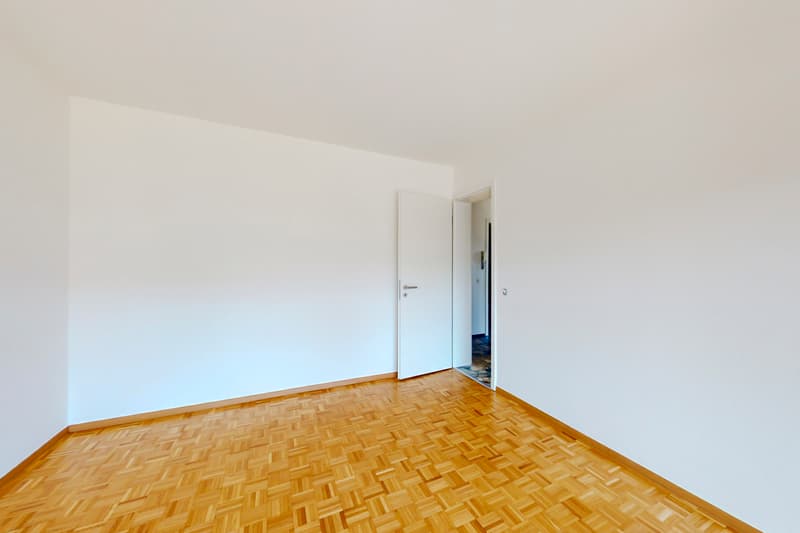 Helles Wohnobjekt mit Terrasse in strategischer Lage in Agno (5)
