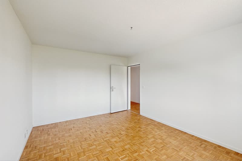 Modern wohnen in Schwerzenbach  frisch saniert & bestens angebunden! (7)
