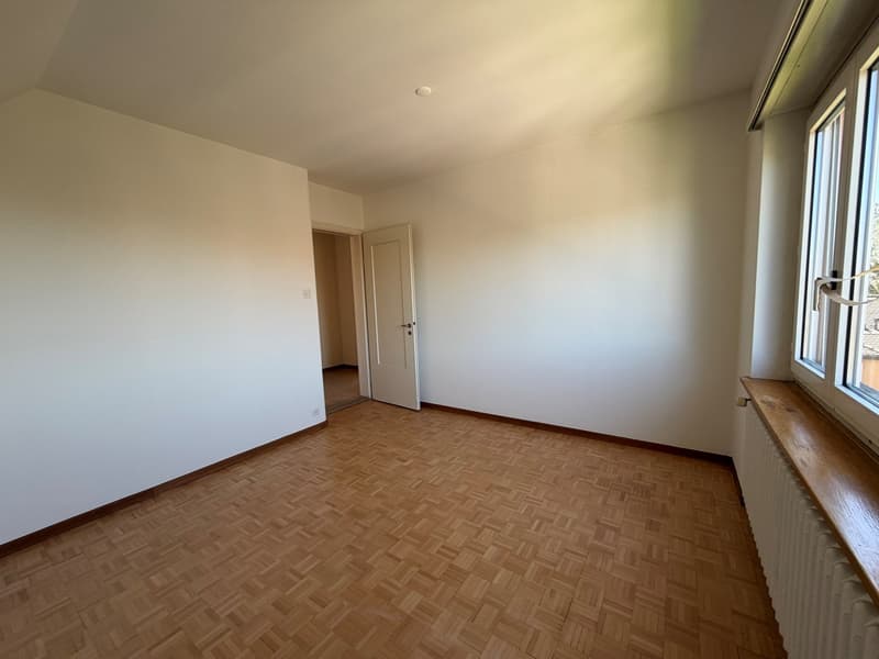 Zentrale und helle Wohnung in gepflegtem Quartier, befristet für 1 Jahr. (5)