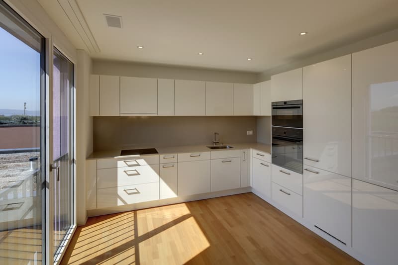 Bright apartment with spacious balcony in the Ankenbüel development! (2)