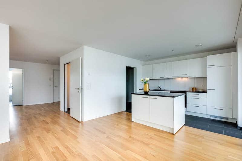 This jewel is looking for new tenants! (3)