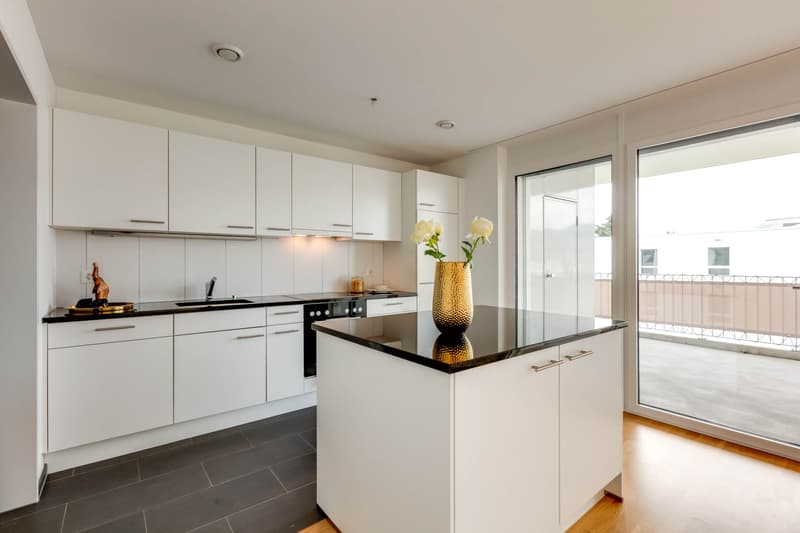 This jewel is looking for new tenants! (2)