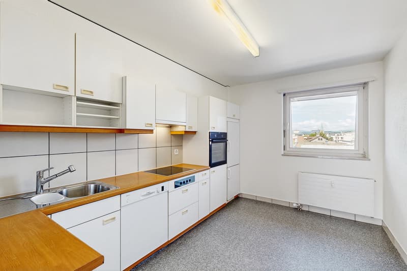 Grosszügige 4.5-Zimmerwohnung im Herzen von Birsfelden (2)