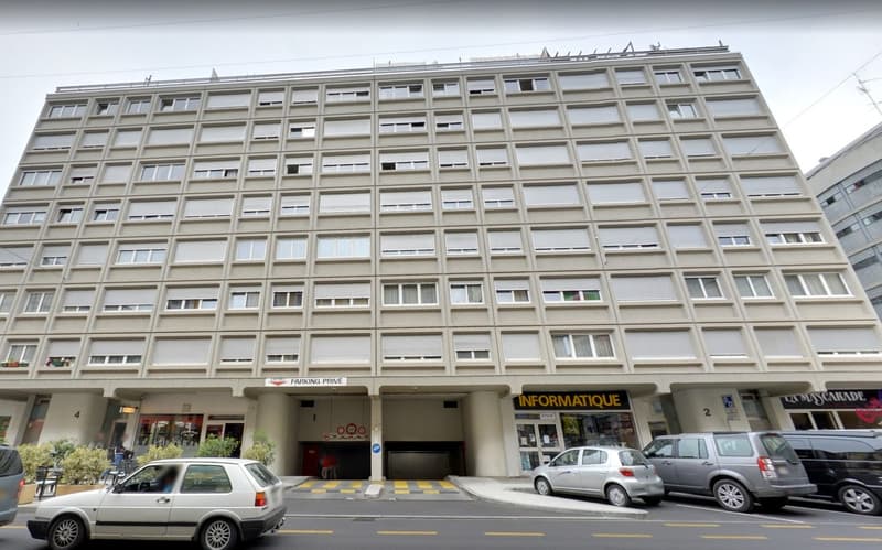Une place de parc proche du centre-ville (1)