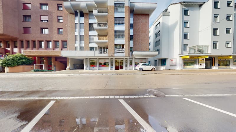 Near Oerlikon train station, central location (1)
