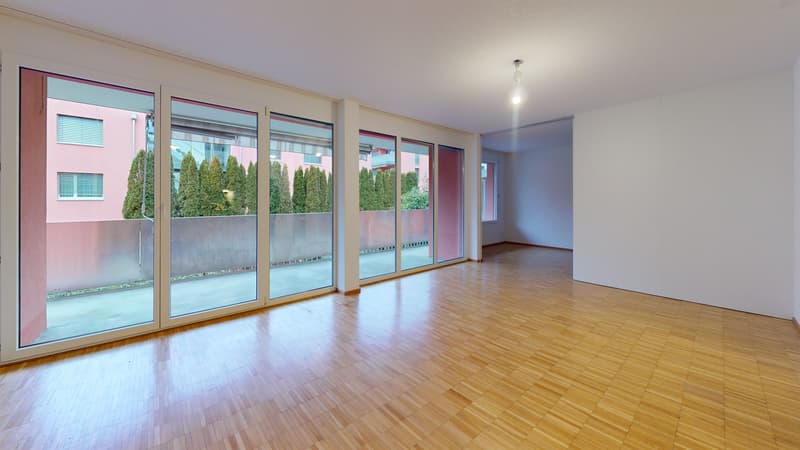 Wohnung mit Anschluss zum Garten in praktischer Lage (2)