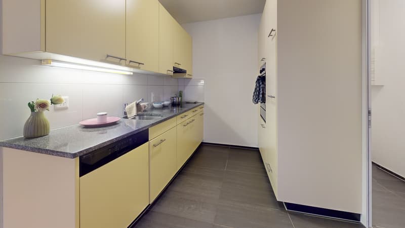 Wohnung mit Anschluss zum Garten in praktischer Lage (4)