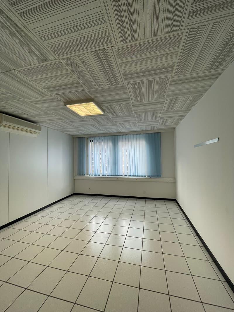 Votre local commercial à Rivera (2)