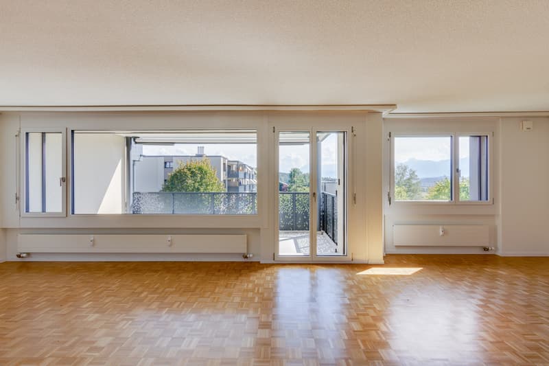 Dürfen wir vorstellen, Ihr neues Zuhause mit Weitsicht und Cheminée (2)