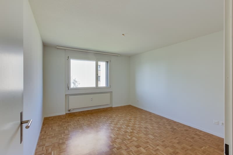 Dürfen wir vorstellen, Ihr neues Zuhause mit Weitsicht und Cheminée (4)