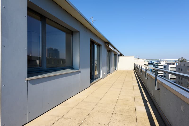 Genießen Sie eine superbe Eckterrasse in einem Wohnviertel (5)