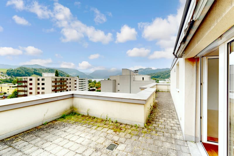 Dachwohnung mit grosser Terrasse und grossartiger Aussicht! (4)