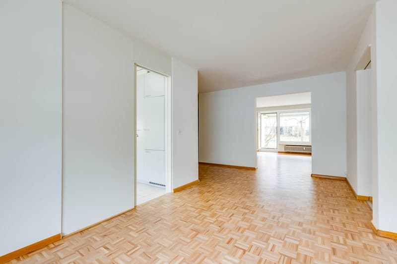 Charming and spacious with garden seating (3)