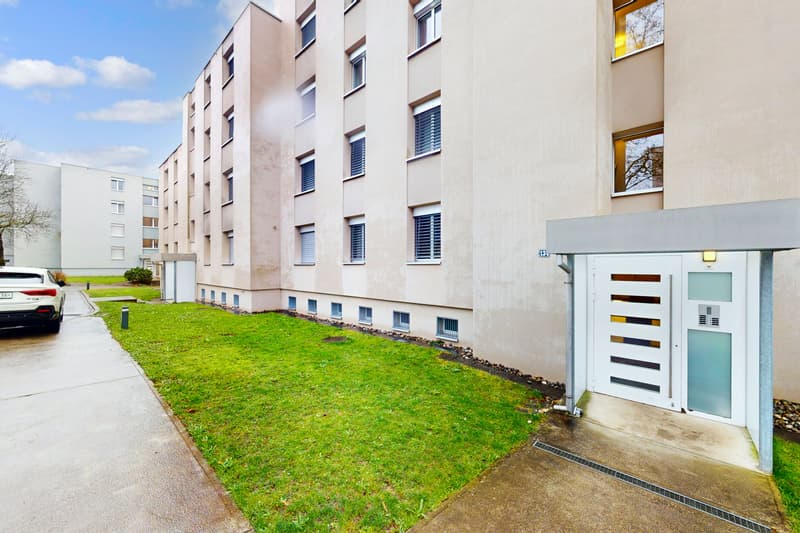 Well-maintained property in a quiet and sunny location! (1)