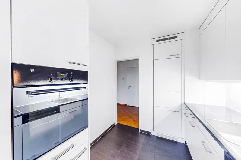 Well-maintained property in a quiet and sunny location! (6)