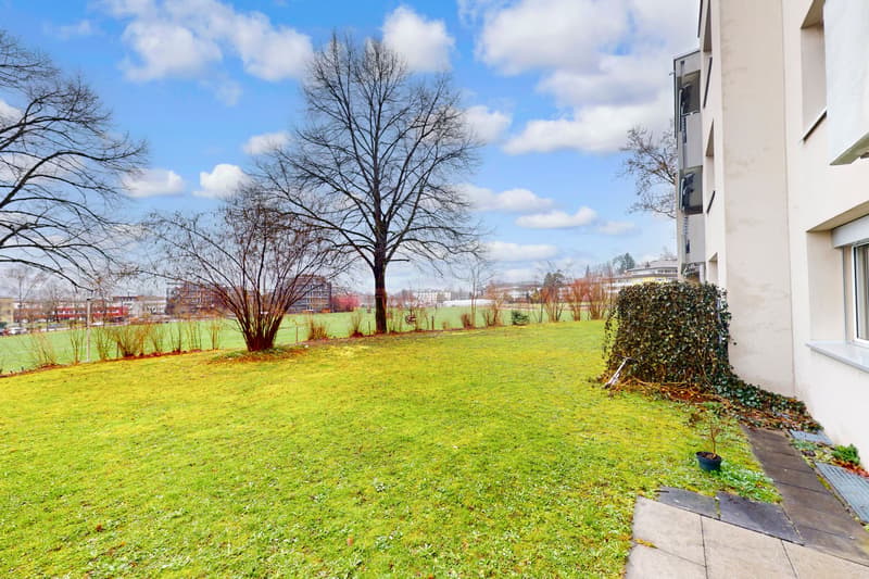 Well-maintained property in a quiet and sunny location! (10)