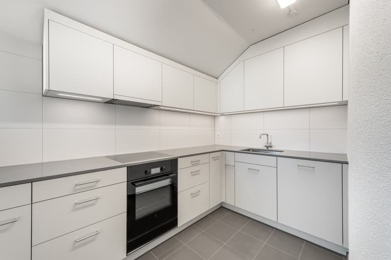 Espace pour toute la famille, appartement mansardé de 5,5 pièces fraîchement rénové (5)