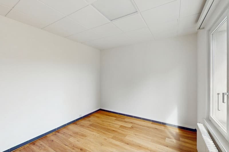 Spacious and bright... and with air conditioning (4)