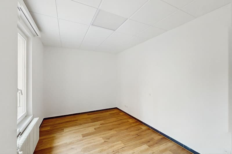 Spacious and bright... and with air conditioning (8)