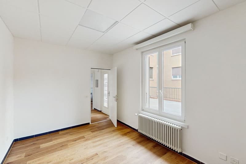 Spacious and bright... and with air conditioning (7)