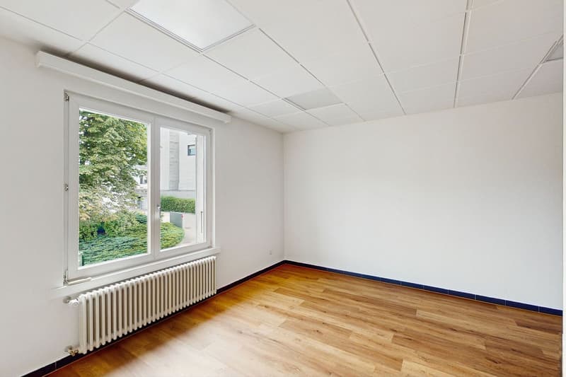 Spacious and bright... and with air conditioning (1)