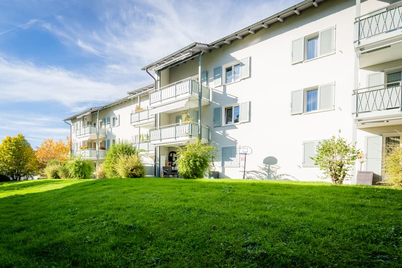 Appartamento con patio cerca nuovo inquilino (1)