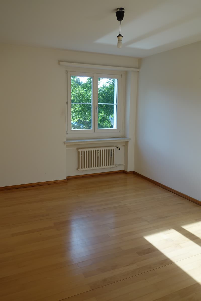 Schöne Wohnung an ruhiger Lage! (2)