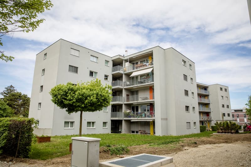 Motorradabstellplatz zu vermieten (2)