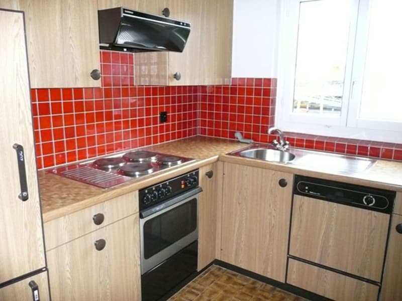 Freshly renovated feel-good object in the heart of Schlieren! (2)
