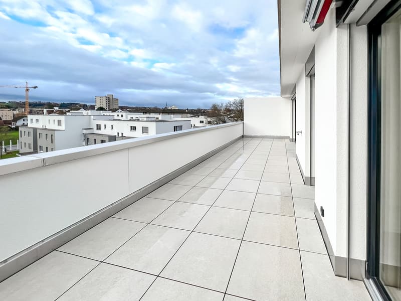 Appartamento mansardato moderno con terrazza spaziosa (9)