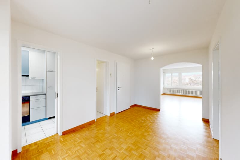 Living in a top location with a panorama of the lake and mountains (3)