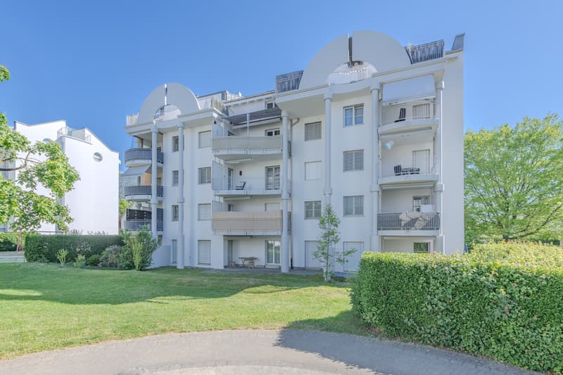 Appartement spacieux avec deux balcons dans un emplacement idéal! (1)