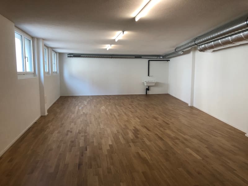 Ausgebauter Bastelraum zu vermieten (1)