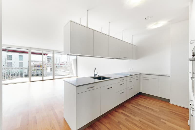 Modern wohnen mit Loggia an attraktiver Lage in Emmen (2)
