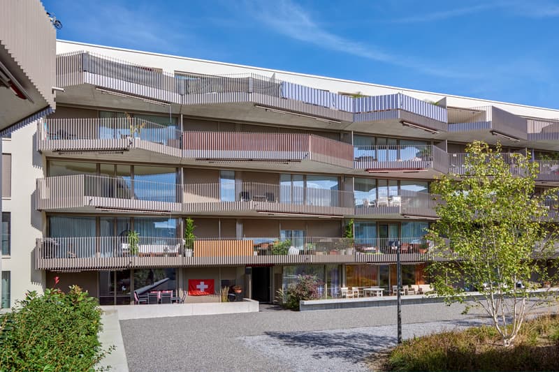 Modern wohnen mit Loggia an attraktiver Lage in Emmen (1)