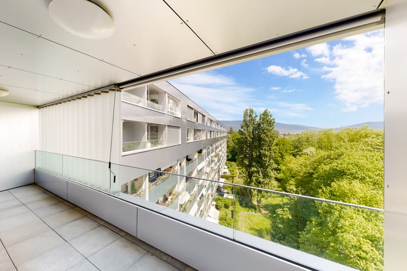 Ein modernes Wohnheim in einer grünen Umgebung (5)