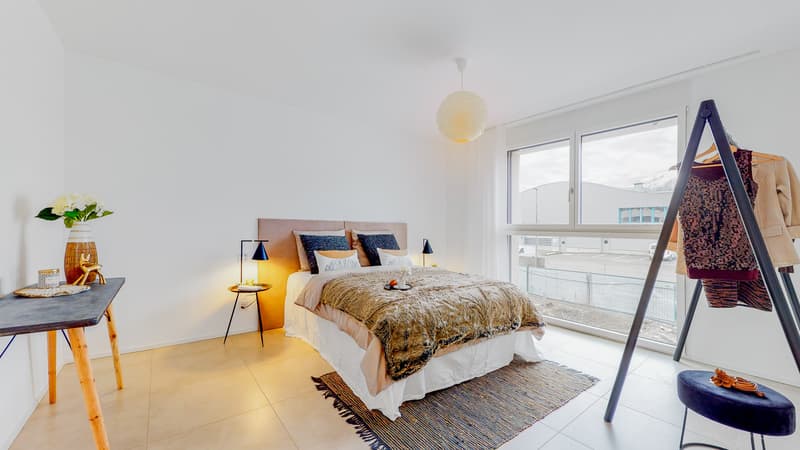 LocTowers elegant apartment with large windows (6)
