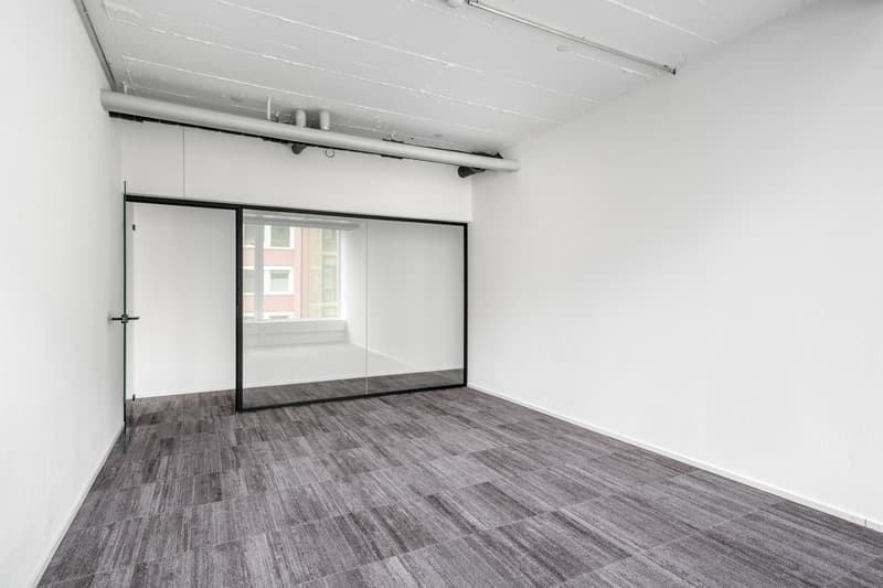 Renovated office space directly at Baden train station (7)