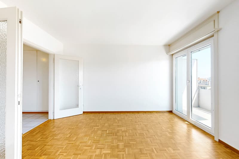 Close to the train station and city center! (6)