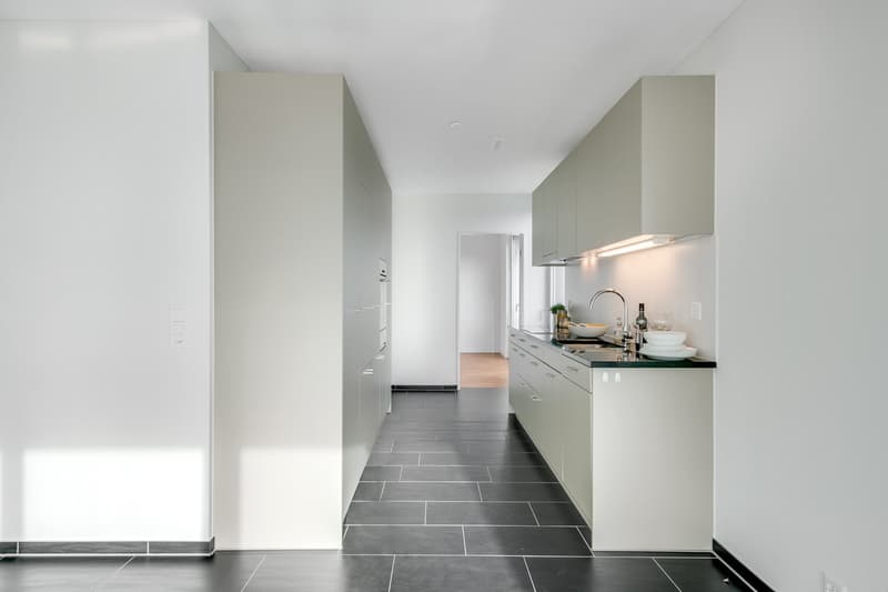 Schöne Erdgeschosswohnung mit Loggia sucht Sie (3)
