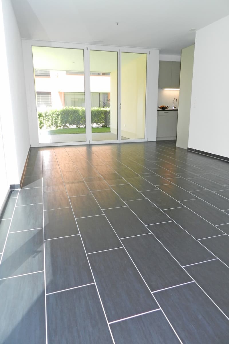 Schöne Erdgeschosswohnung mit Loggia sucht Sie (2)