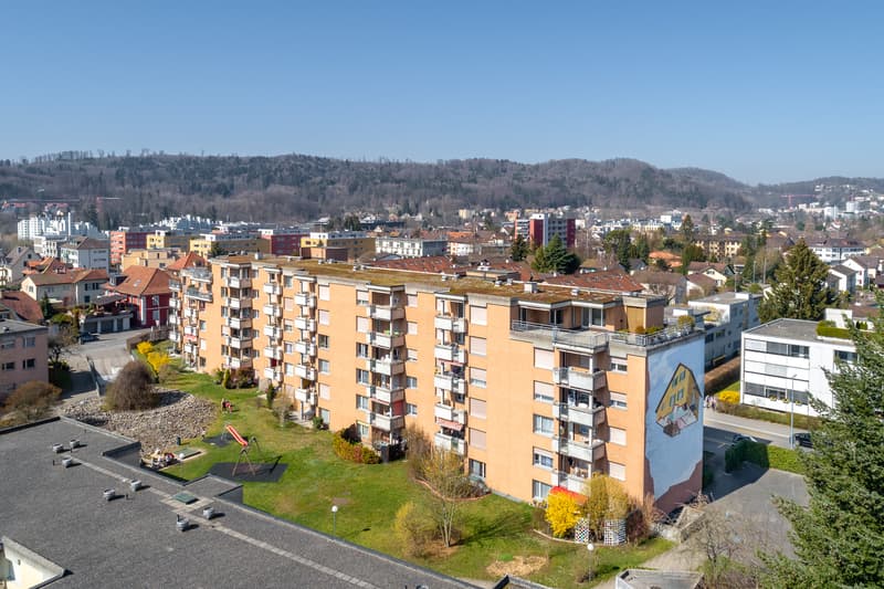 Only 5 minutes' walk to Wettingen train station (1)