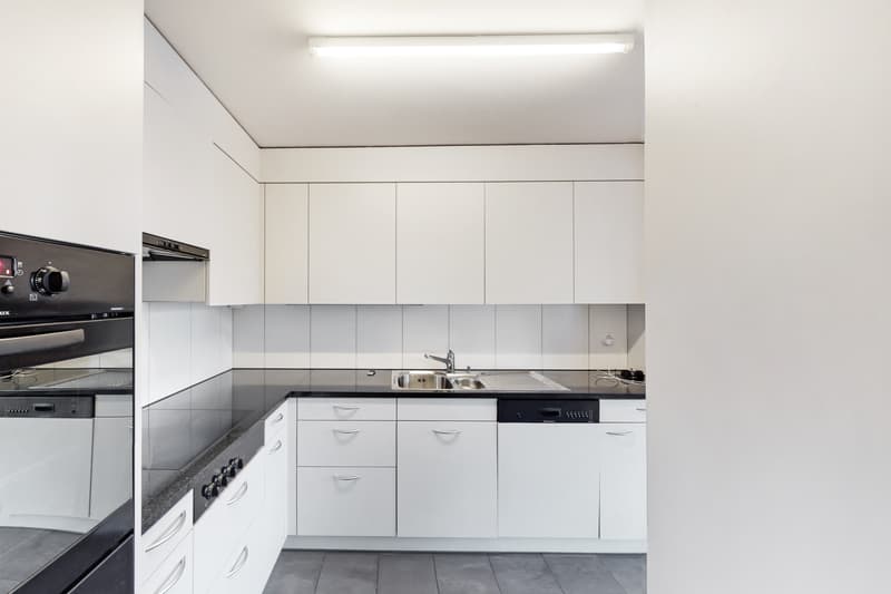 Apartment with spacious floor plan (7)