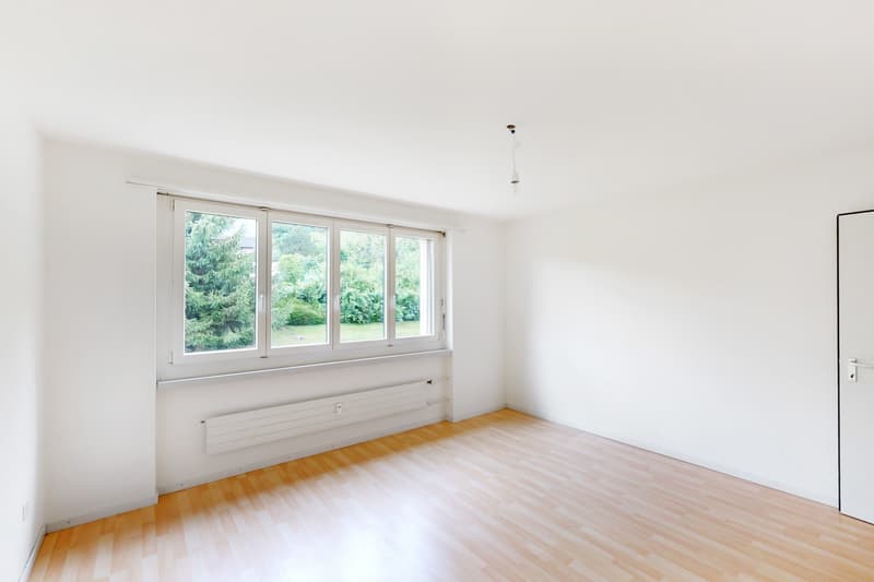 Apartment with spacious floor plan (11)