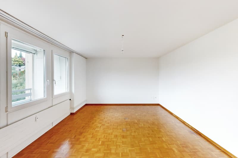 Apartment with spacious floor plan (5)
