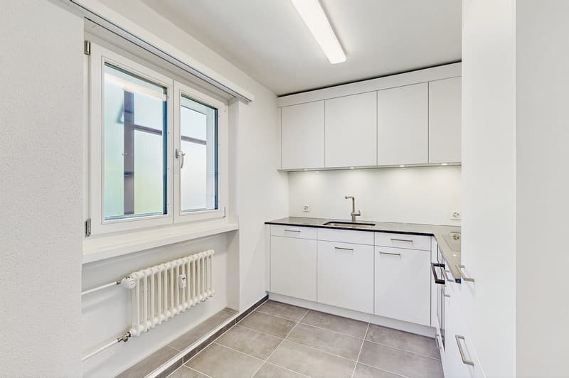 Frisch sanierte 4 Zimmer-Wohnung an begehrter Lage (2)